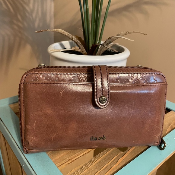 The Sak Handbags - The Sak Brown Leather Crossbody Bag (NWOT)